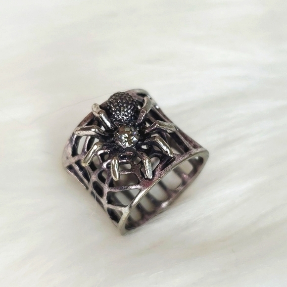 Y2K Rhinestone Hot Topic Jumping Spider Cobweb Web Black Cuff Ring Halloween - Picture 15 of 16